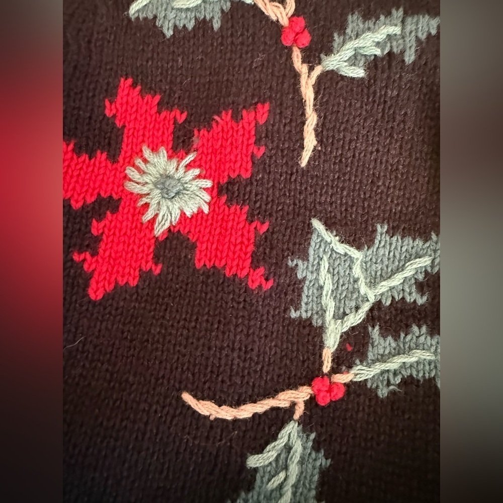 Classic Elements Christmas Holly Embroidered Black Sweater Cardigan Medium NWT - Picture 9 of 9